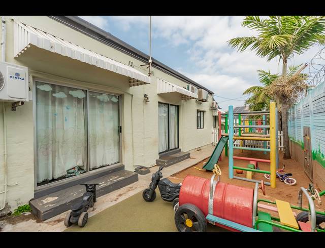 5 BEDROOM HOUSE FOR SALE IN WINDERMERE